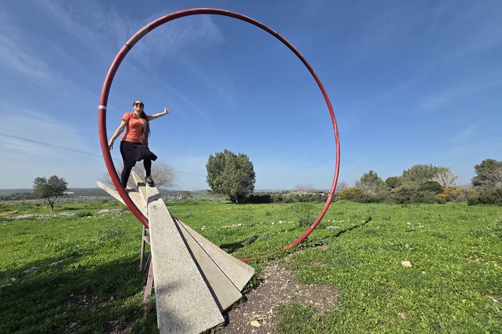 שביל סובב דליה - גן הפסלים היפהפה